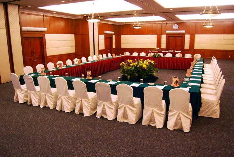 Kuala Lumpur International Hotel Экстерьер фото