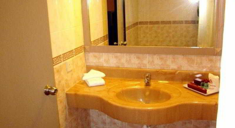 Kuala Lumpur International Hotel Экстерьер фото